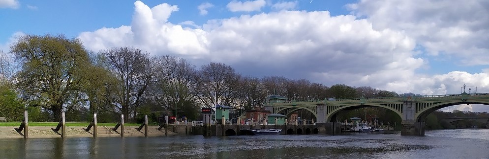 Richmond Lock and Weir on the River Thames